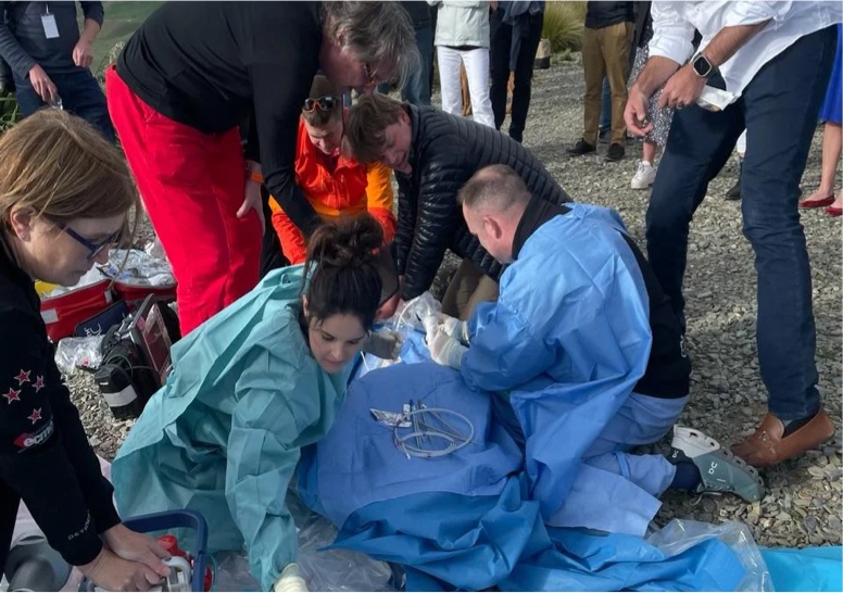 EINZ global training team collaborating